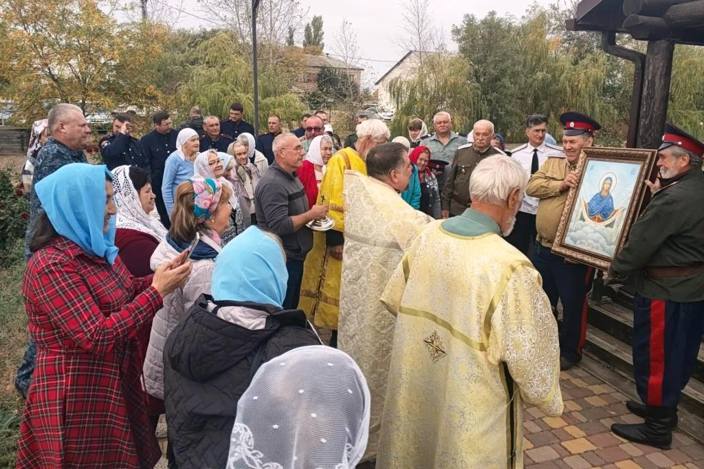 Приняли участие в праздничной литургии