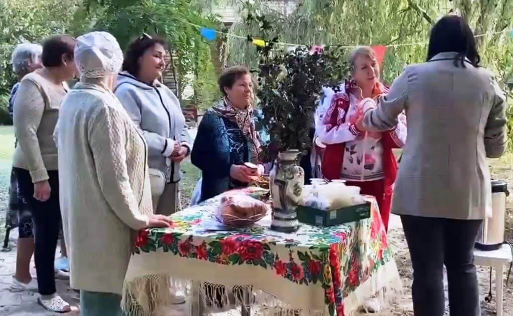 «Веселый ЧАЙник»: праздник тепла и общения в Октябрьском ЦСОН